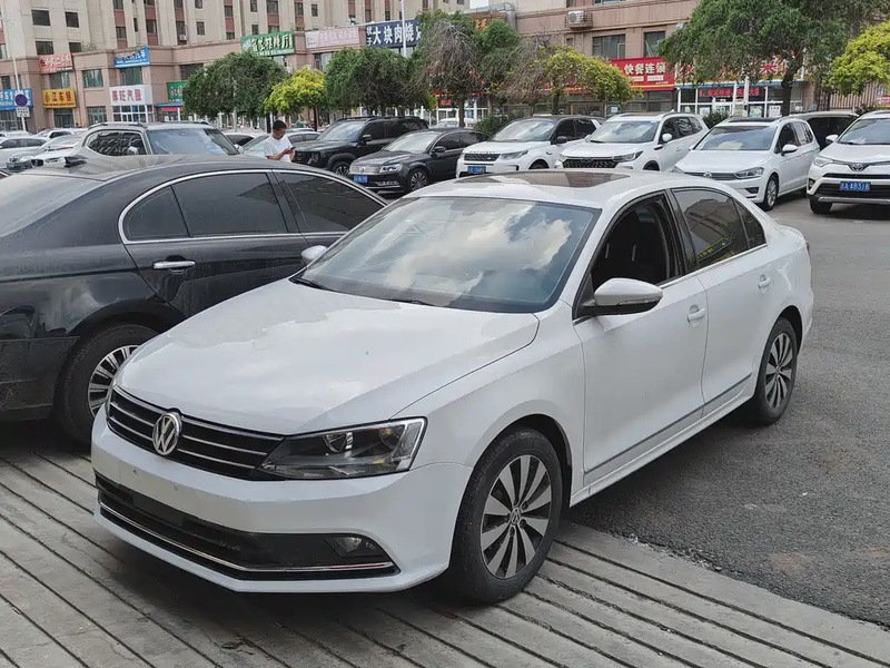 Volkswagen Sagitar