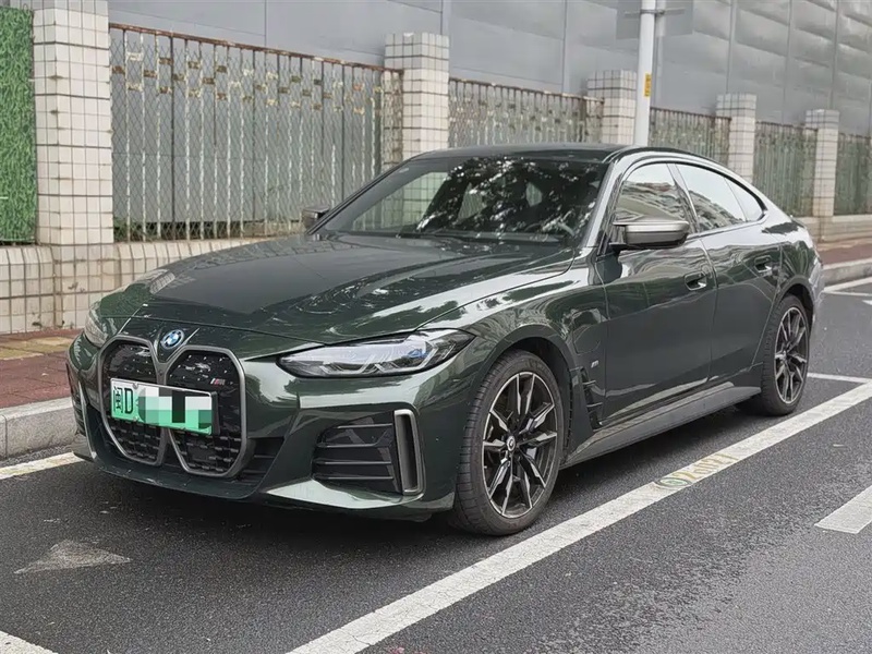 BMW i4