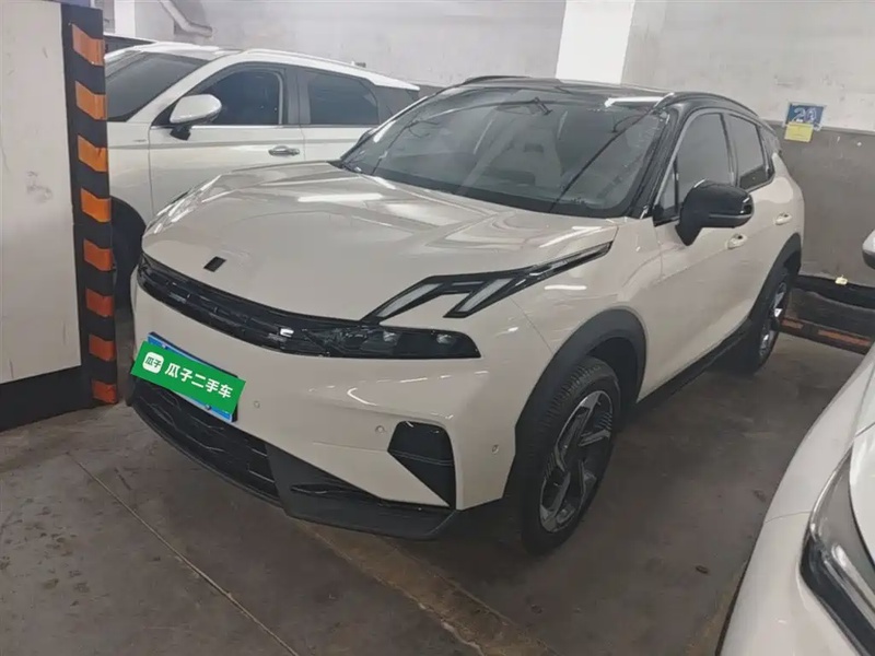 Lynk & Co 06