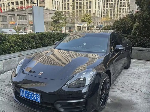 Porsche Panamera 2023