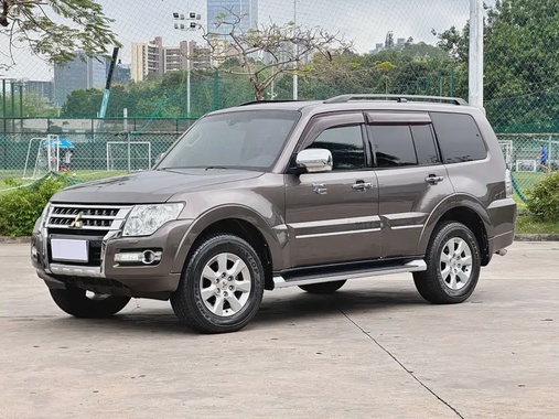 Mitsubishi Pajero 2015