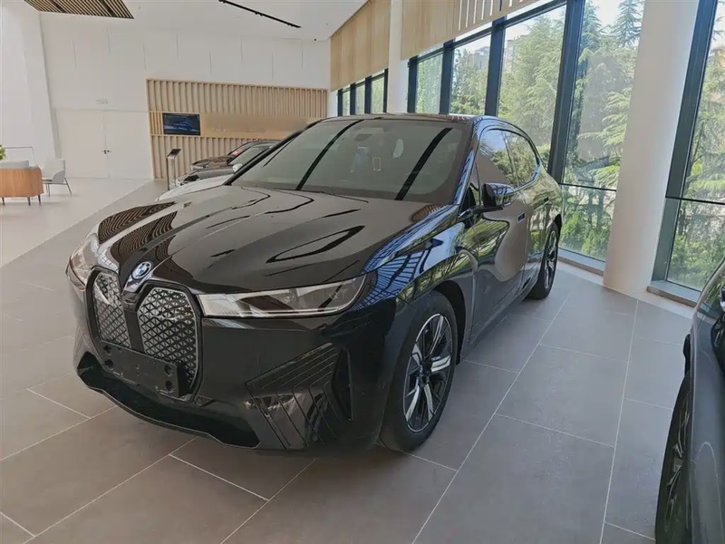 BMW iX