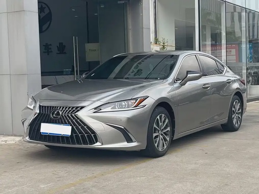Lexus ES 2024