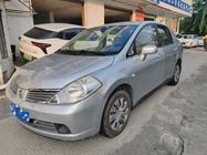 Nissan Tiida 2005