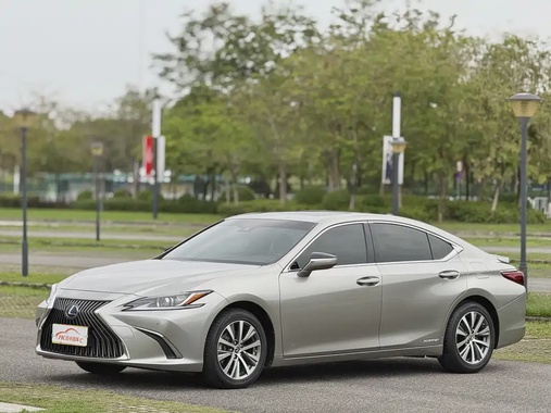 Lexus ES 2019