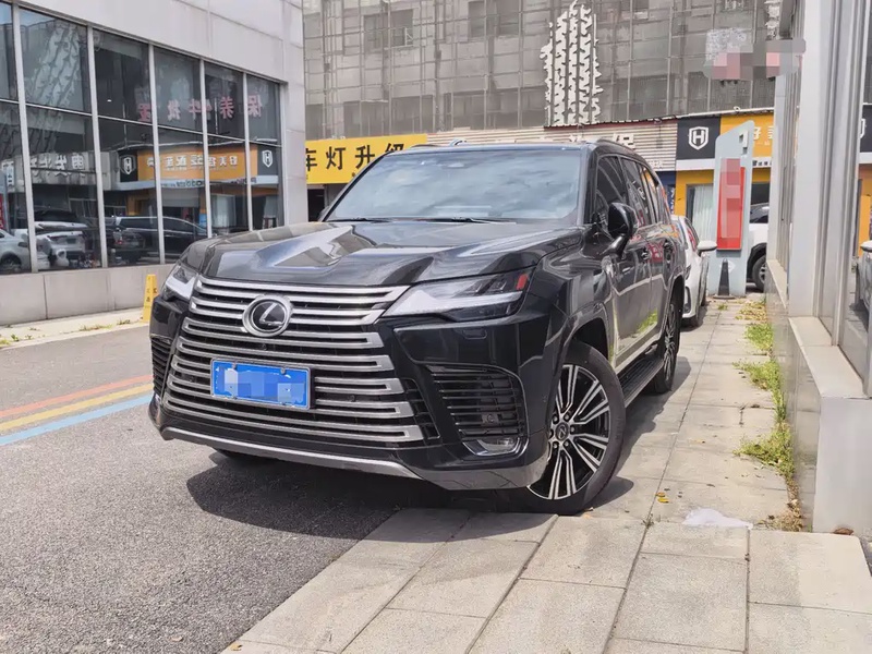 Lexus LX
