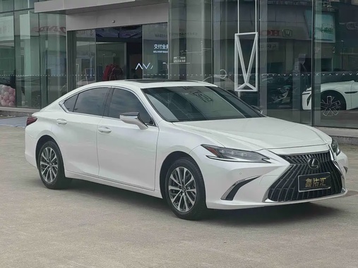 Lexus ES 2024