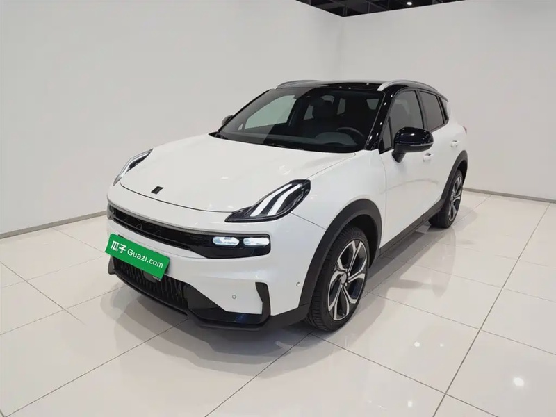 Lynk & Co 06