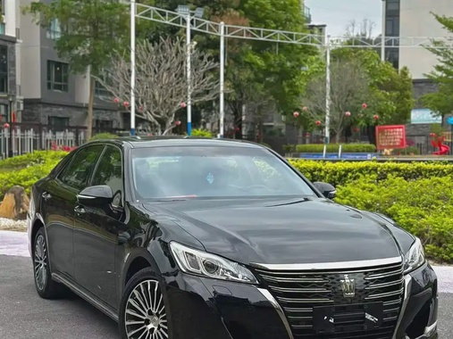 Toyota Crown 2018