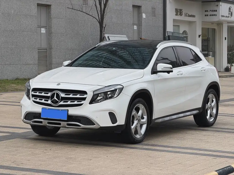 Mercedes-Benz GLA-Class