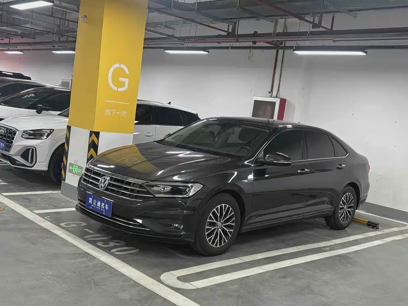 Volkswagen Sagitar