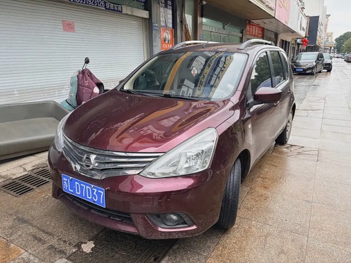 Nissan Livina 2014