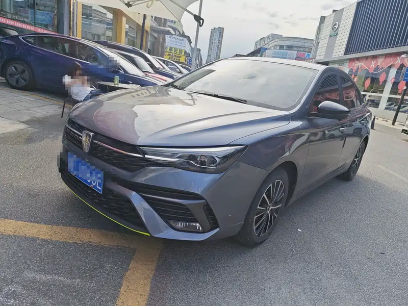 Roewe i5