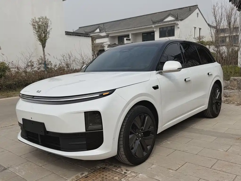 Li Auto L6