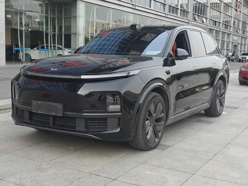 Li Auto L8