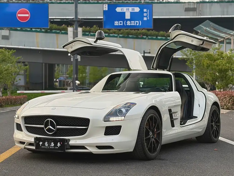 Mercedes-Benz SLS AMG