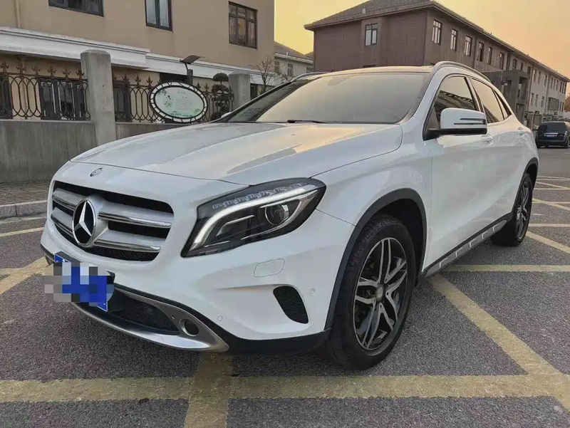 Mercedes-Benz GLA-Class