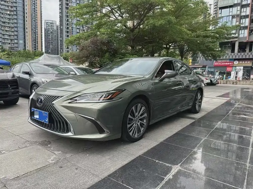 Lexus ES 2019