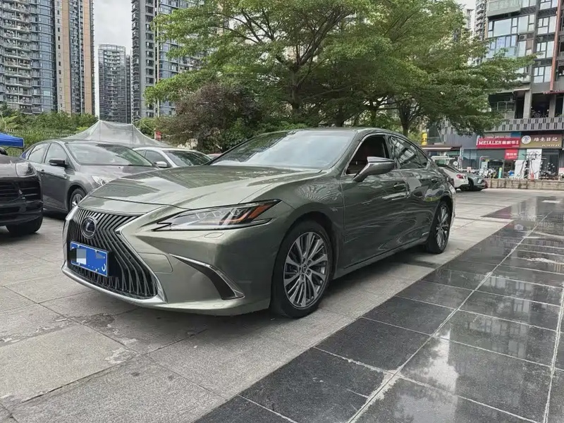 Lexus ES