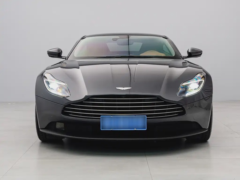 Aston Martin DB11