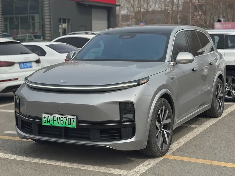 Li Auto L8