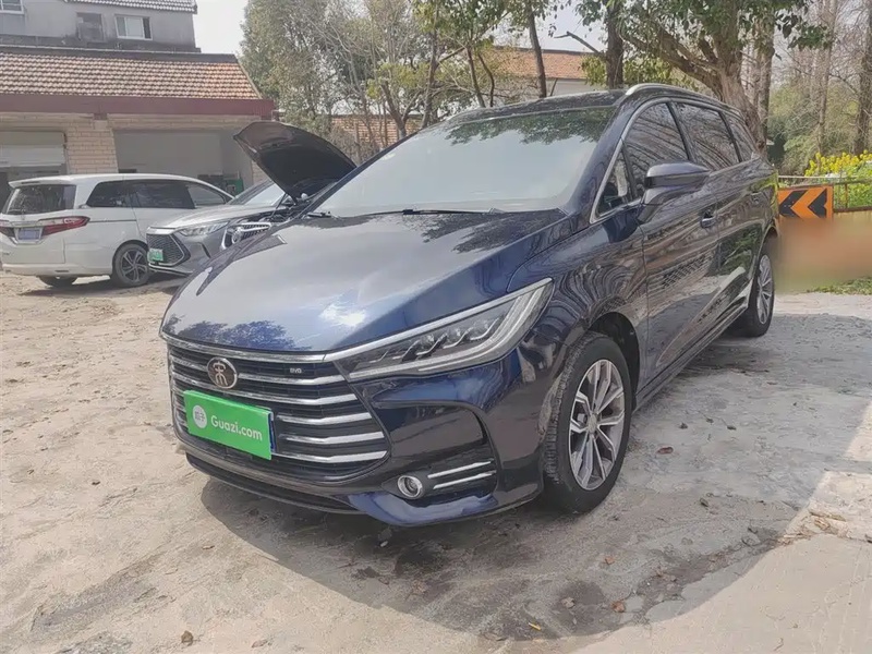 BYD MAX
