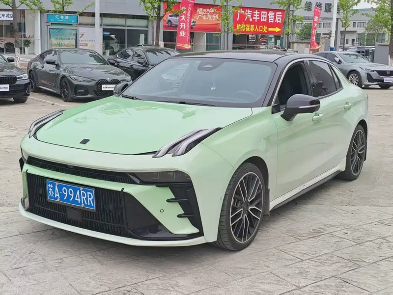 Lynk & Co 03