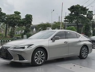 Lexus ES 2025