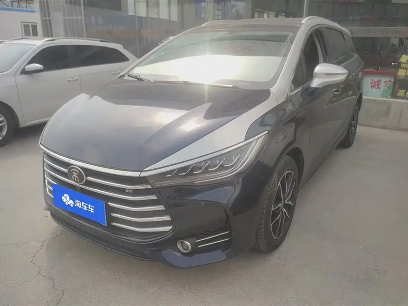 BYD MAX