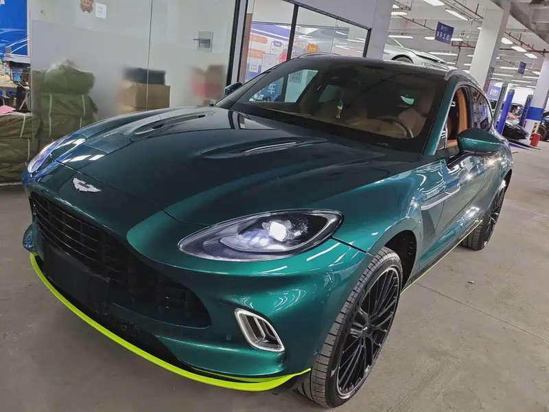 Aston Martin DBX
