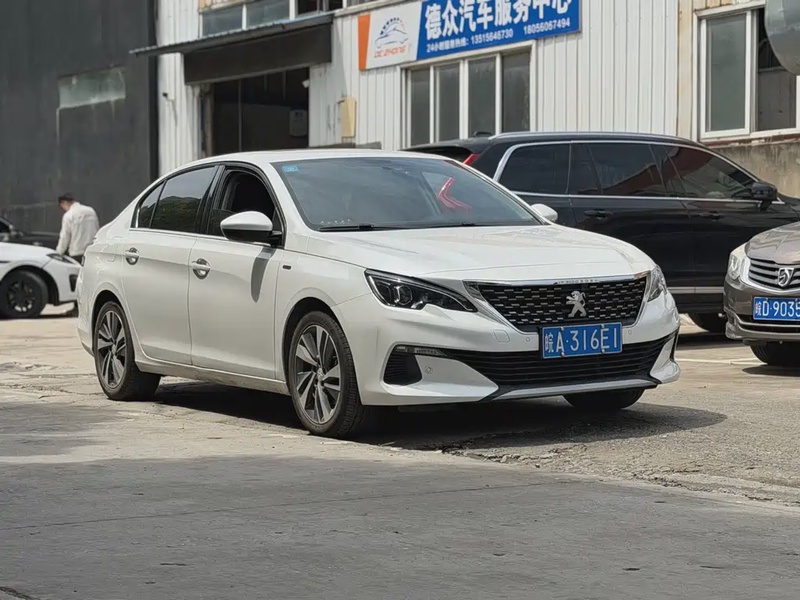 Peugeot 408