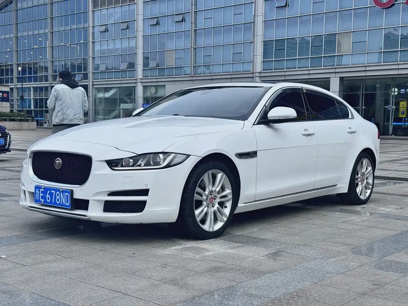 Jaguar XE