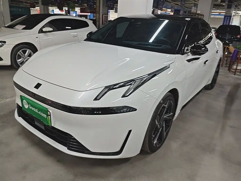 Lynk & Co 07