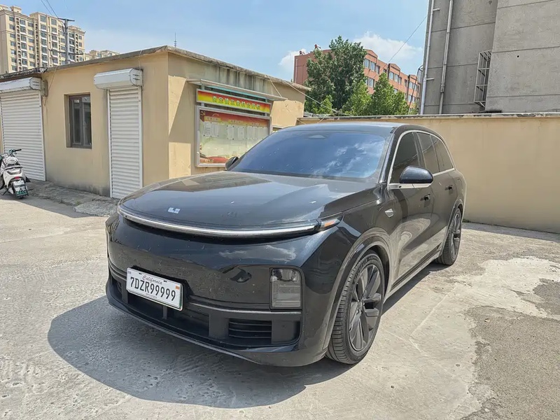 Li Auto L8