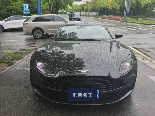 Aston Martin DB11 2018