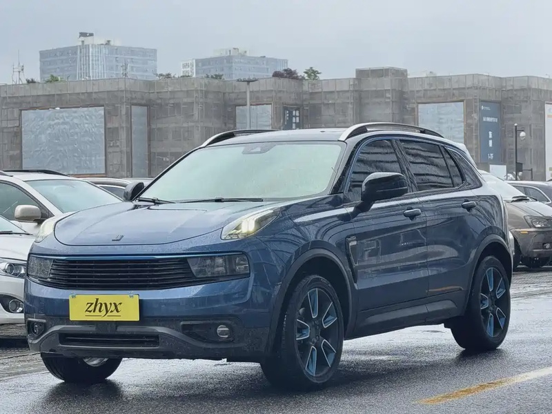 Lynk & Co 01