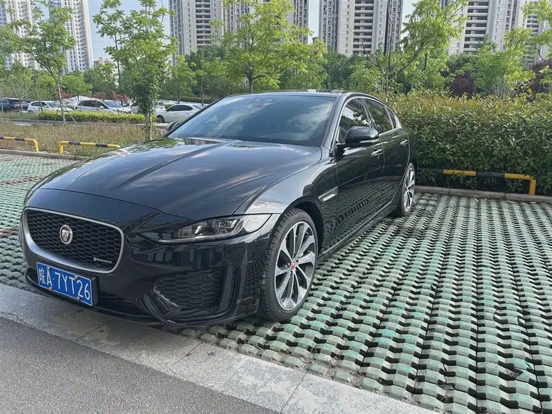 Jaguar XE