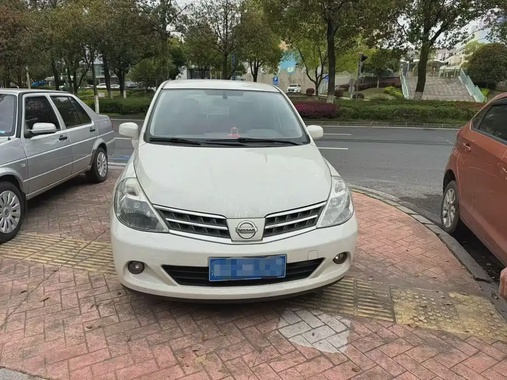 Nissan Tiida 2010