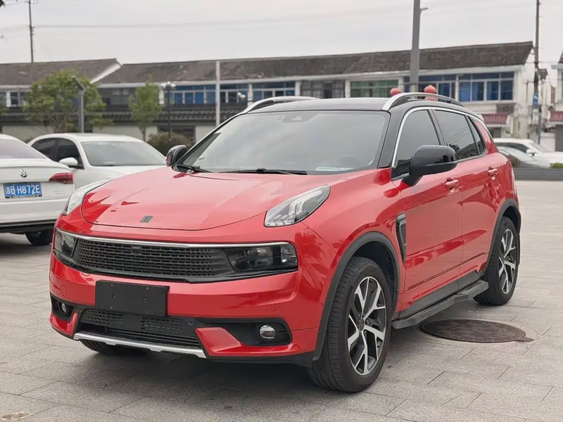 Lynk & Co 01