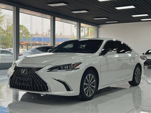 Lexus ES 2023