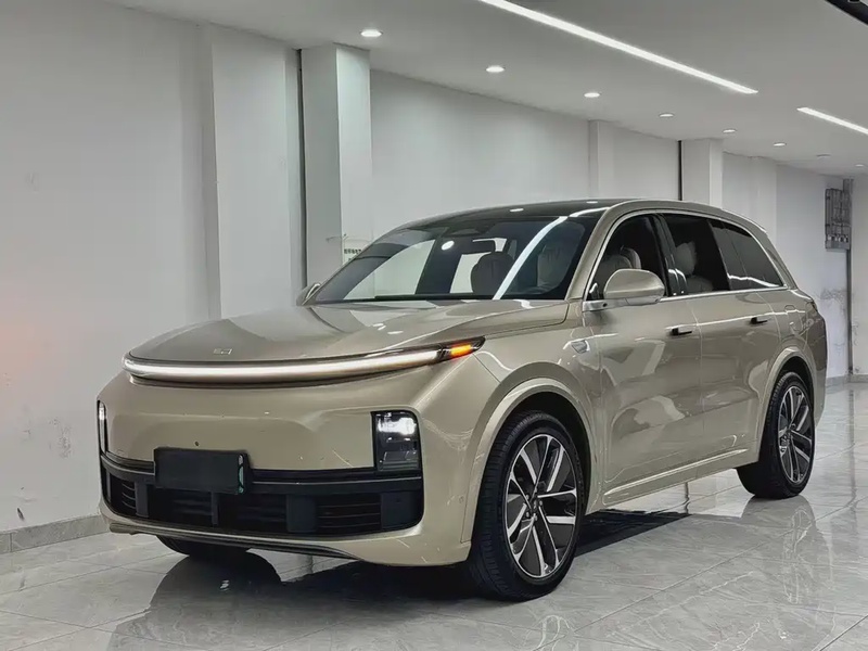 Li Auto L8