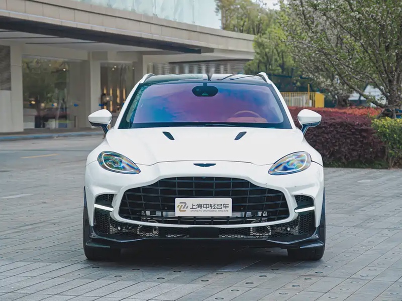 Aston Martin DBX
