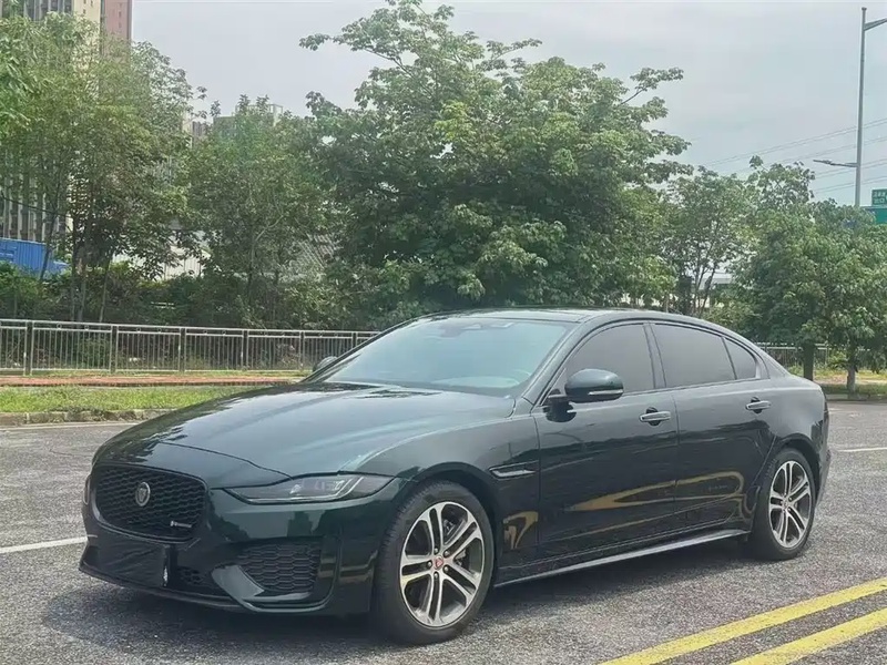 Jaguar XE