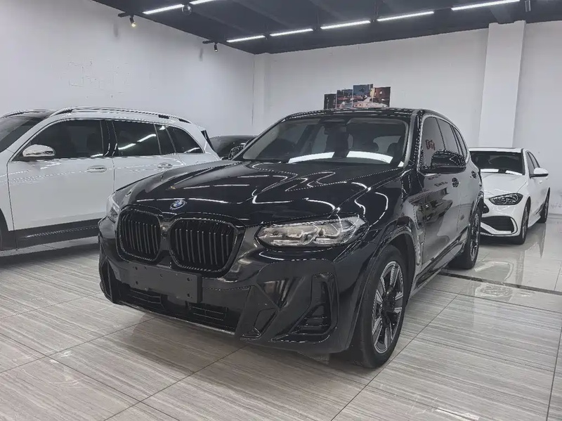 BMW iX3