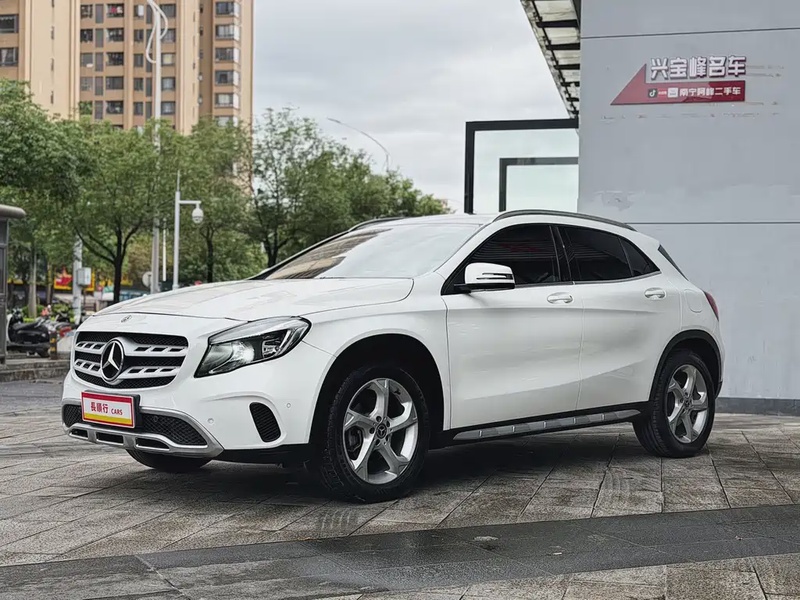 Mercedes-Benz GLA-Class