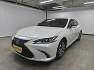 Lexus ES 2020