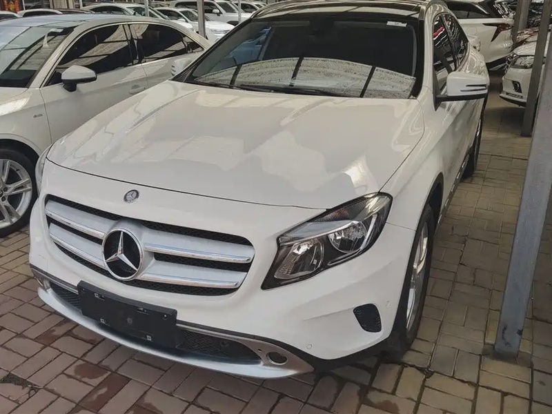 Mercedes-Benz GLA-Class