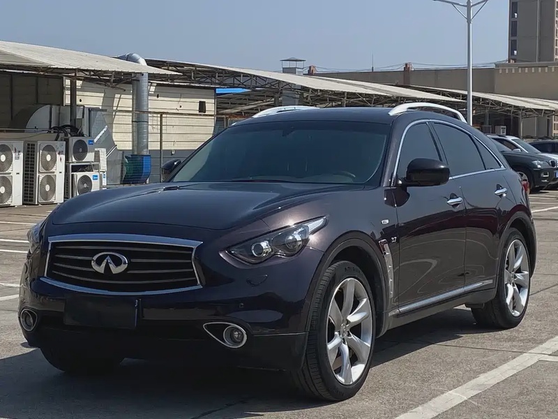 Infiniti QX70