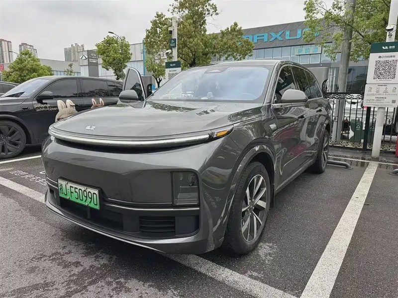 Li Auto L8