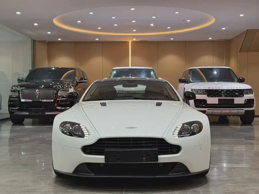 Aston Martin Vantage 2016